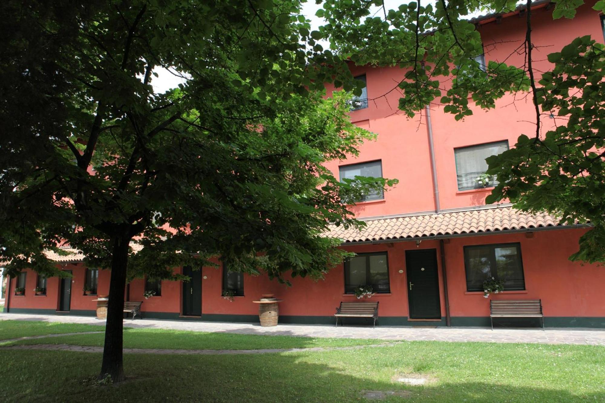 Agriturismo Isola Augusta Palazzolo dello Stella ภายนอก รูปภาพ