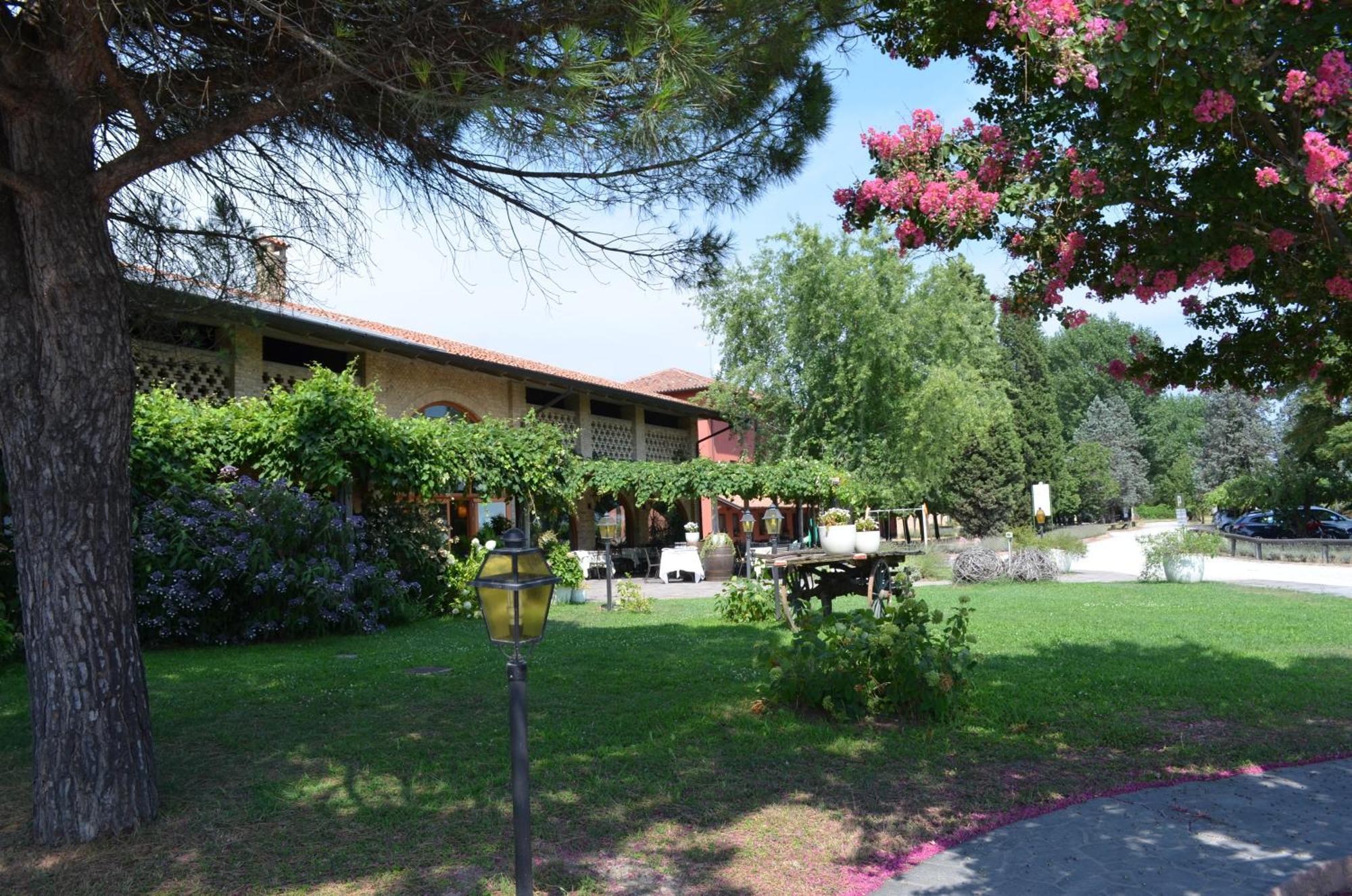 Agriturismo Isola Augusta Palazzolo dello Stella ภายนอก รูปภาพ